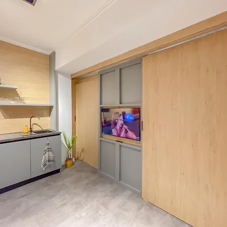 Stylish Center By Ndk Sofia